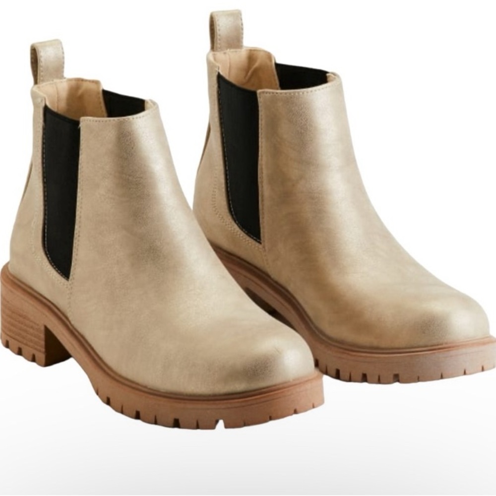 Seven7 Womens light gold Chelsea  boots